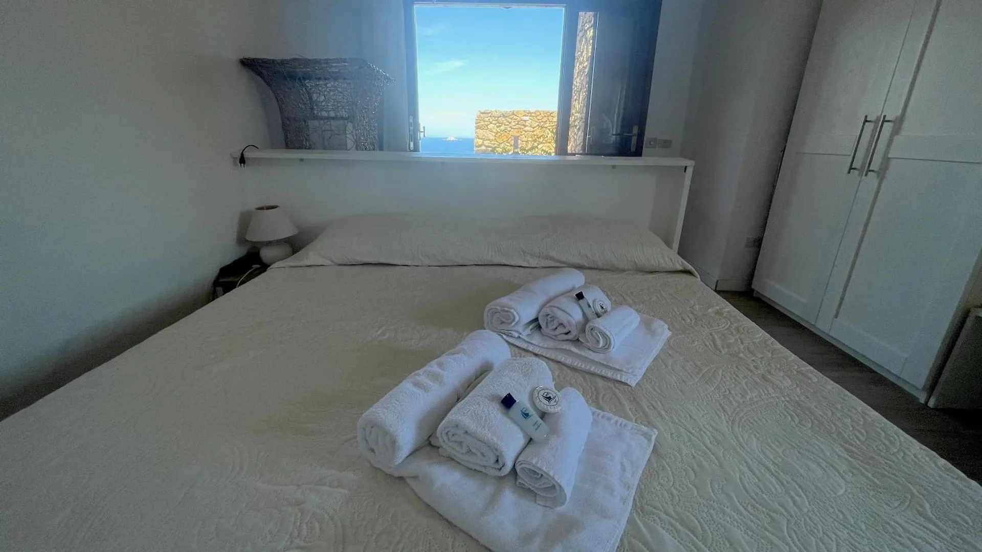 Punta Est Spazioso Monolocale Vista Mare Capo Coda Cavallo